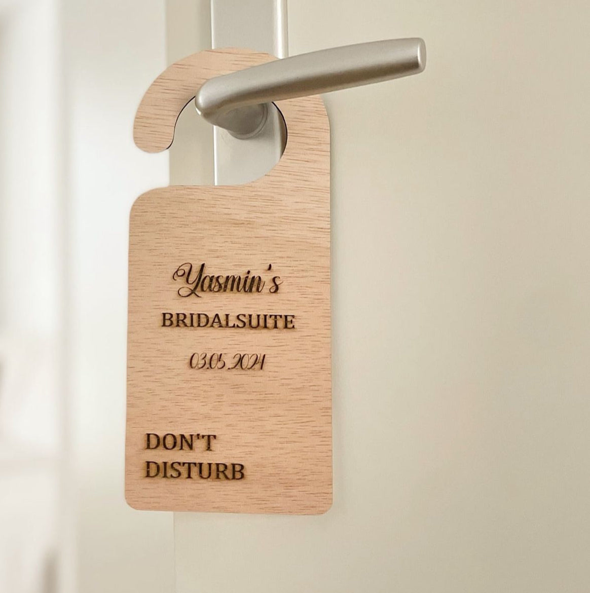 Houten bridalsuite deurhanger